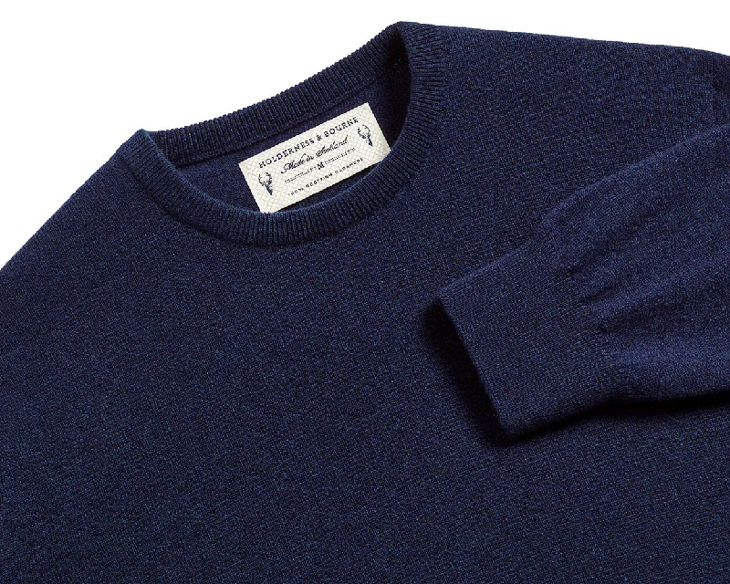 Big discounts on men’s wear – Shop now and save!  The Buckley Sweater: Navy