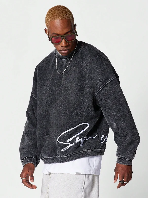 Shop the latest trends in men's clothing at unbeatable prices.  Oversized Fit Washed Sweatshirt With Front And Back Embroidery