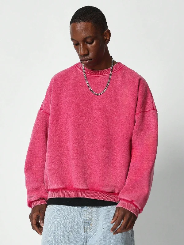Shop fashion favorites at discounted prices – Limited time offer.  Regular Fit Washed Crew Neck Sweatshirt