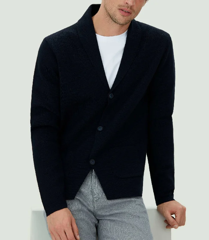 Shop the latest seasonal clothing sale – Big savings on stylish outfits. Veste en maille marine "Lehny" Shop the latest seasonal clothing sale – Big savings on stylish outfits. Veste en maille marine "Lehny"